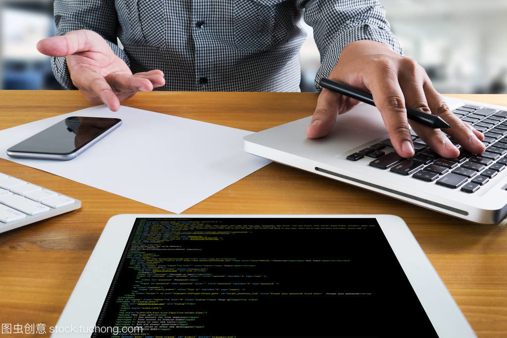 移动应用与桌面软件 现代计算机软件开发团队的双轨并行之道